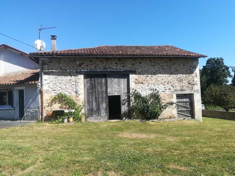 بيت في Le Lindois, Nouvelle-Aquitaine 10113347