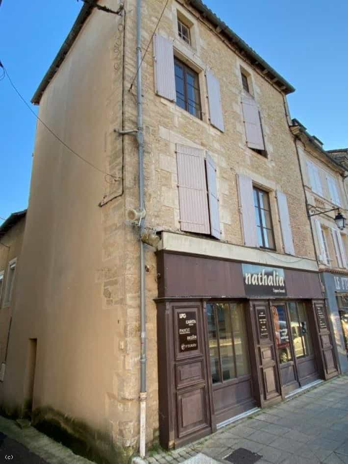 House in Ruffec, Nouvelle-Aquitaine 10113348