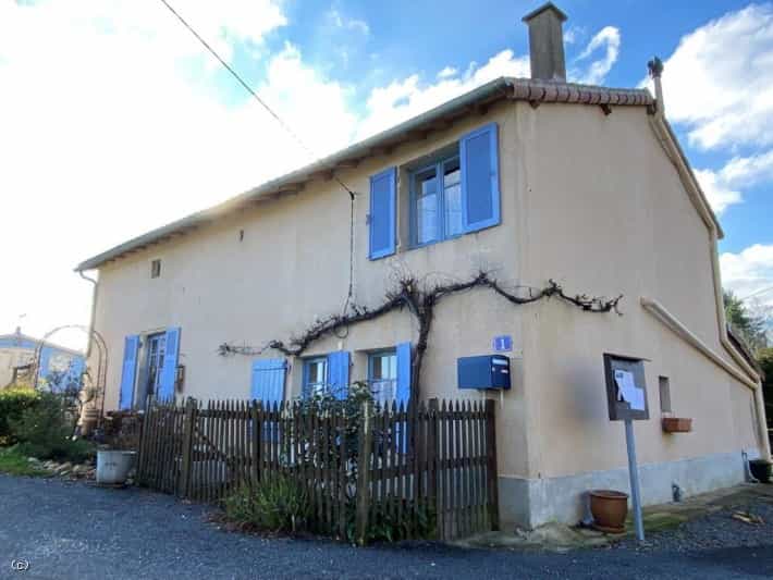 House in Lizant, Nouvelle-Aquitaine 10113357