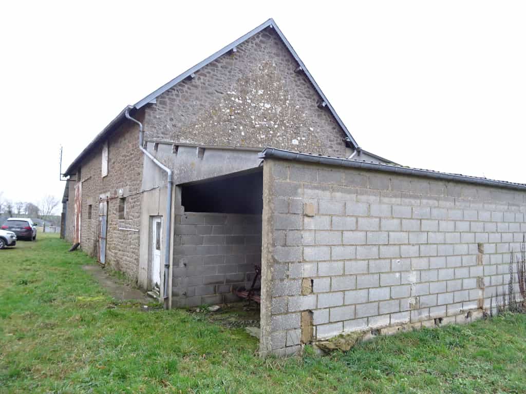 Talo sisään Buais-les-Monts, Normandy 10113365