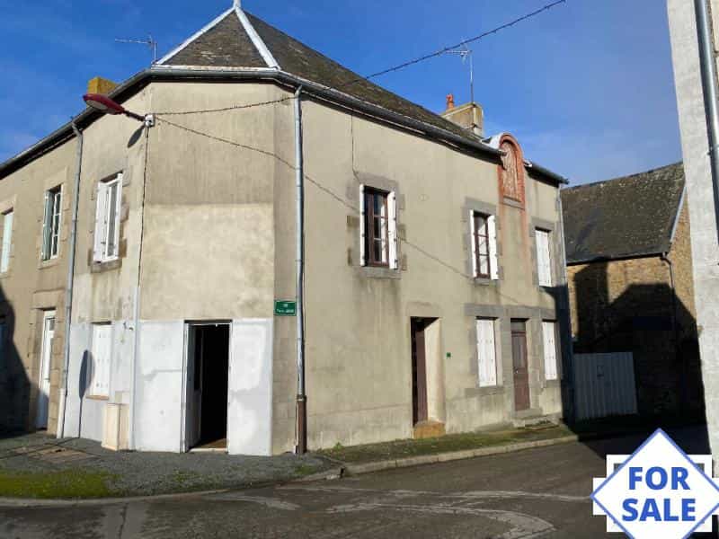 House in Villaines-la-Juhel, Pays de la Loire 10113371