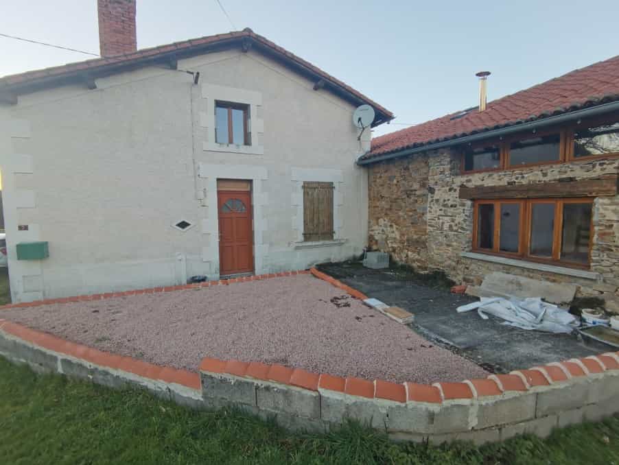 House in Le Lindois, Nouvelle-Aquitaine 10113381
