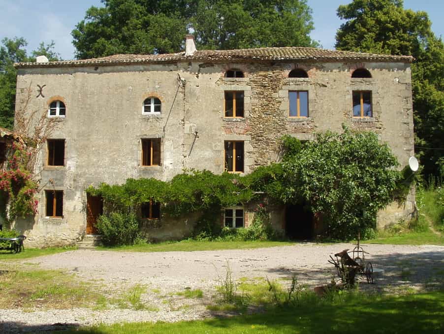 Dom w Lesterps, Nouvelle-Aquitaine 10113389