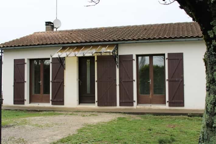 Talo sisään Aunac, Nouvelle-Aquitaine 10113396