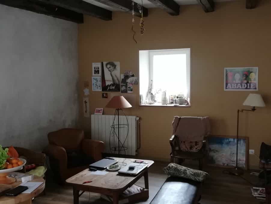 मकान में La Rochefoucauld-en-Angoumois, Nouvelle-Aquitaine 10113399