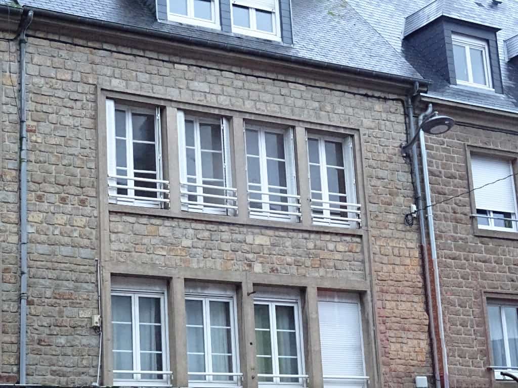 Dom w Saint-Hilaire-du-Harcouet, Normandia 10113415