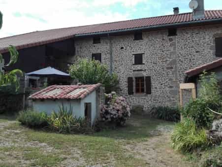 House in Chabanais, Nouvelle-Aquitaine 10113448
