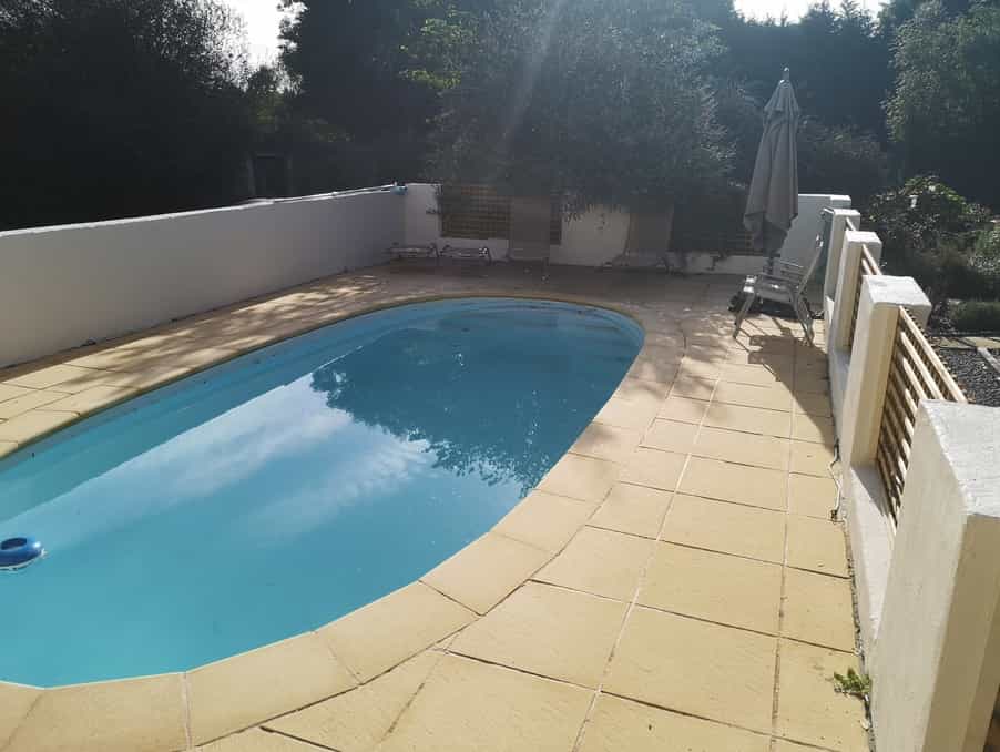 House in Cherves-Chatelars, Nouvelle-Aquitaine 10113459