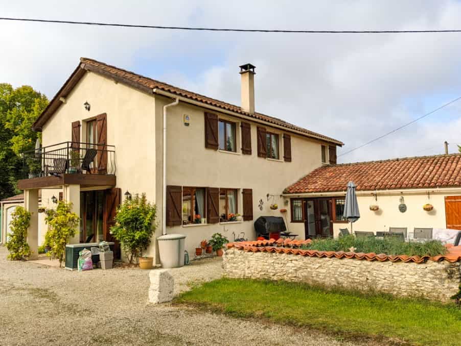 Huis in Cherval, Nouvelle-Aquitaine 10113461