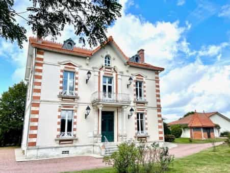 House in Roumazieres, Nouvelle-Aquitaine 10113475