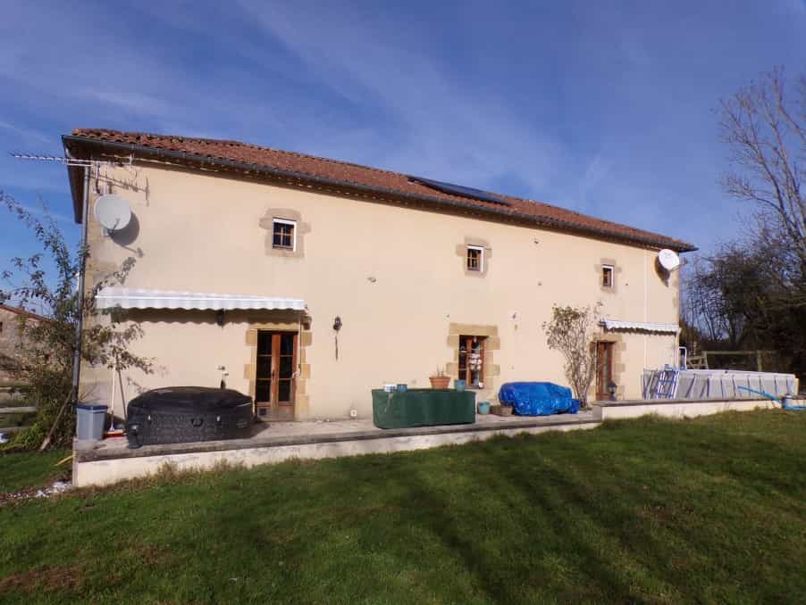 House in Abzac, Nouvelle-Aquitaine 10113484