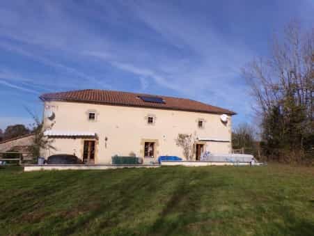 房子 在 Abzac, Nouvelle-Aquitaine 10113487