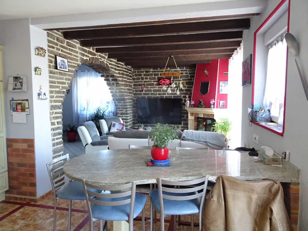 Dom w Louvigne-du-Desert, Bretania 10113538