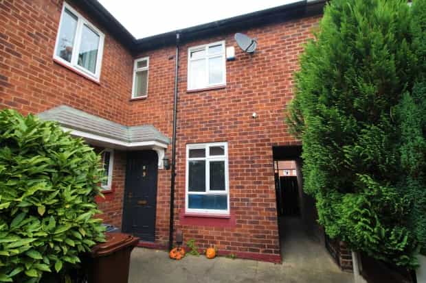 House in Baguley, Manchester 10113628