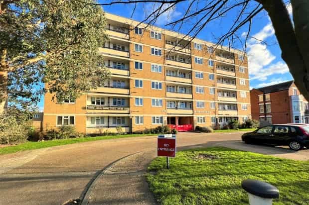 Condominium in Southend, Southend-on-Sea 10113769