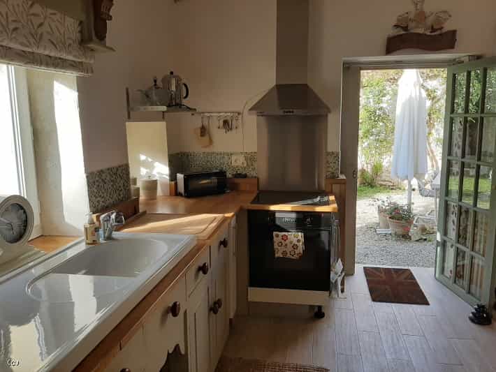 House in Lizant, Nouvelle-Aquitaine 10113835