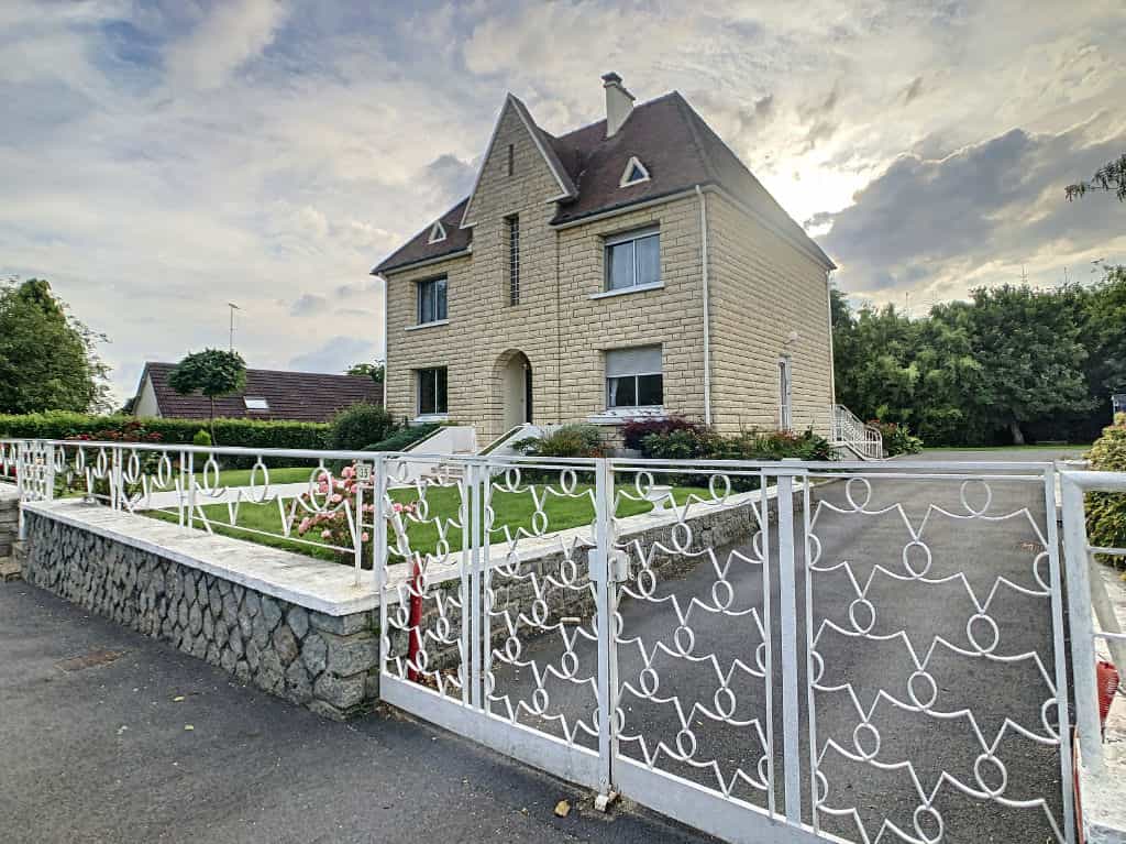 casa en Grandparigny, Normandy 10113858