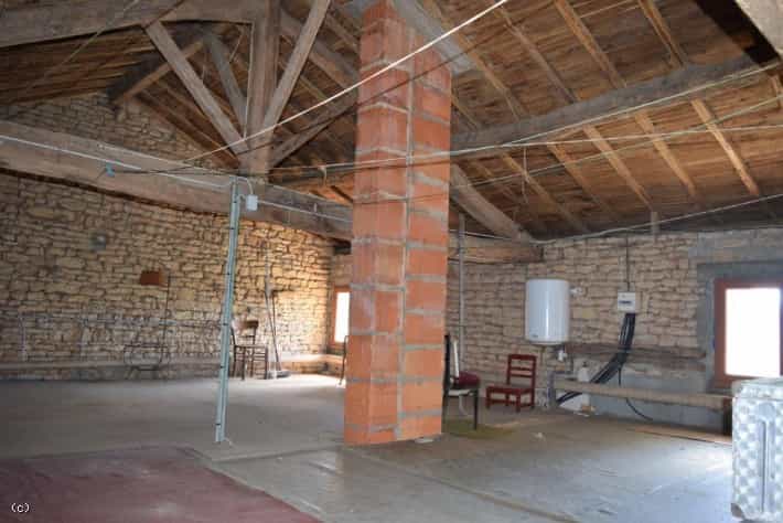 Dom w Sauzé-Vaussais, Nouvelle-Aquitaine 10113896