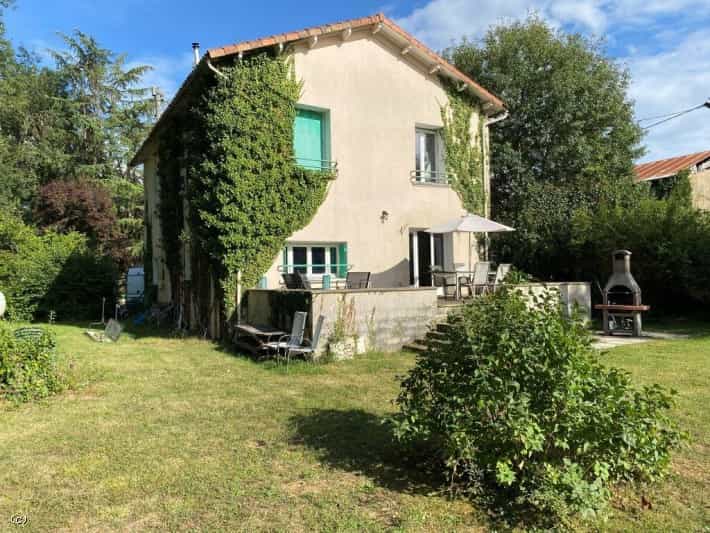 House in Cellefrouin, Nouvelle-Aquitaine 10113914