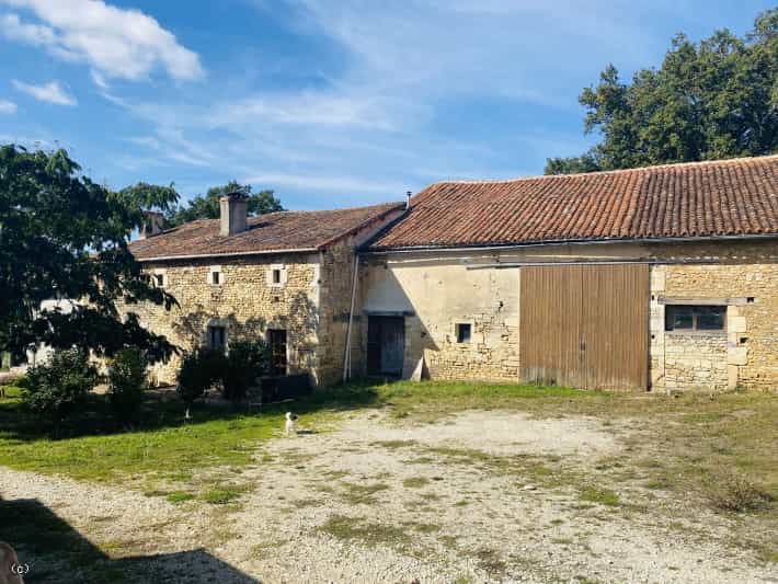 Huis in Civray, Nouvelle-Aquitanië 10113925