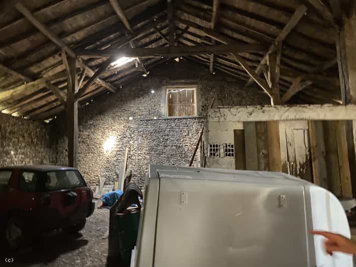 Hus i Civray, Nouvelle-Aquitaine 10113925