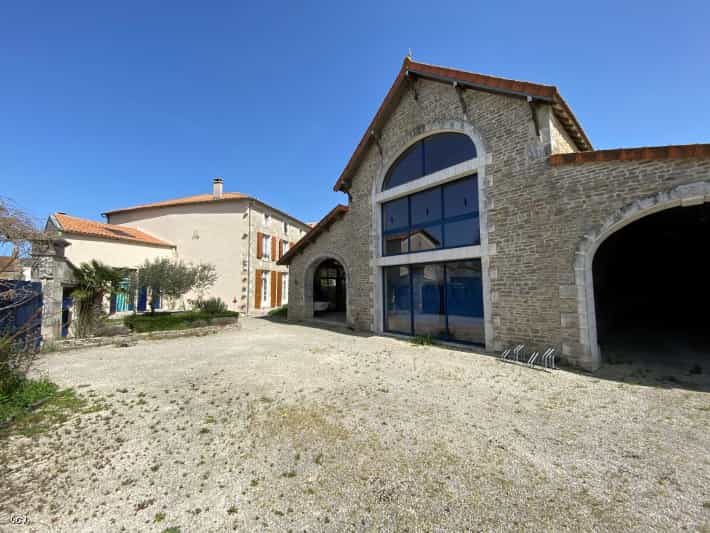 Rumah di Villefagnan, Nouvelle-Aquitaine 10113930