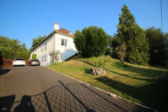 Casa nel Civray, Nouvelle-Aquitaine 10113932