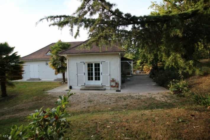Haus im Civray, Nouvelle-Aquitaine 10113932