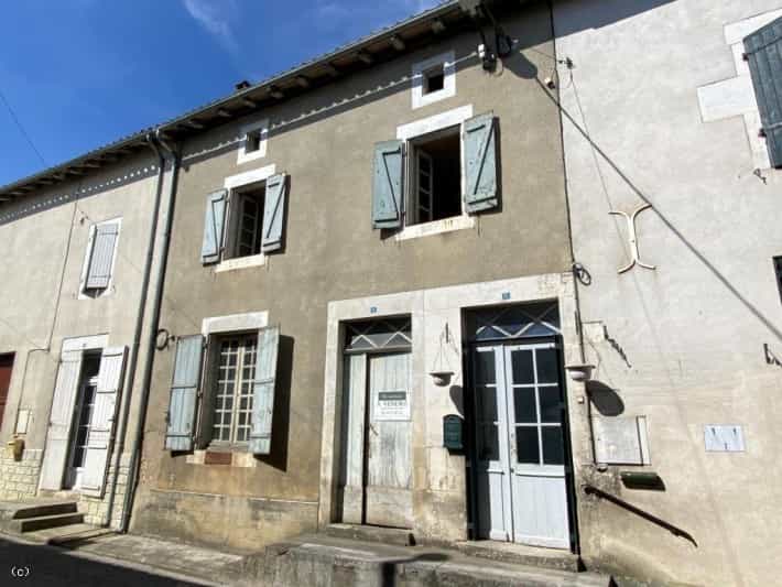 Huis in Champagne-Mouton, Nouvelle-Aquitanië 10113943