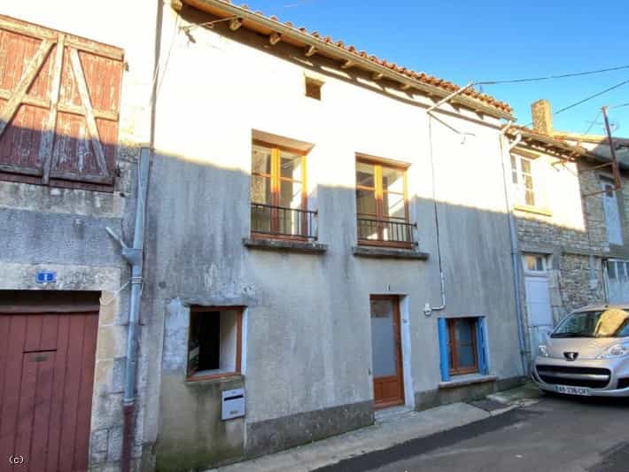 Huis in Charroux, Nouvelle-Aquitaine 10113955