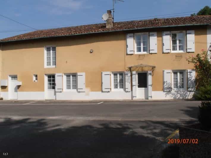 House in Villefagnan, Nouvelle-Aquitaine 10113958