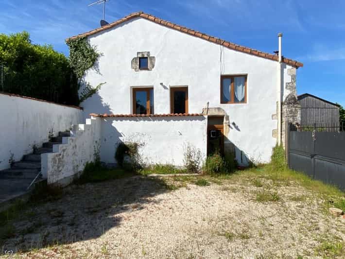 House in Aunac, Nouvelle-Aquitaine 10113959