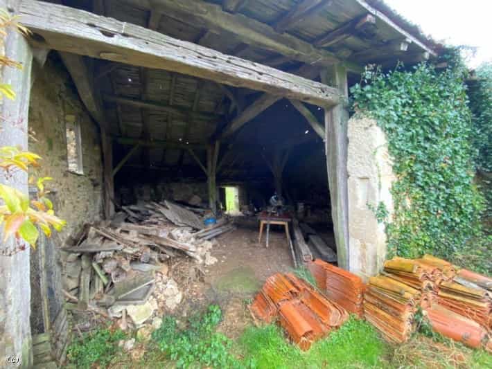 Huis in Champagne-Mouton, Nouvelle-Aquitaine 10113981