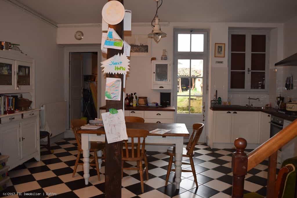 Casa nel Civray, Nouvelle-Aquitaine 10113987