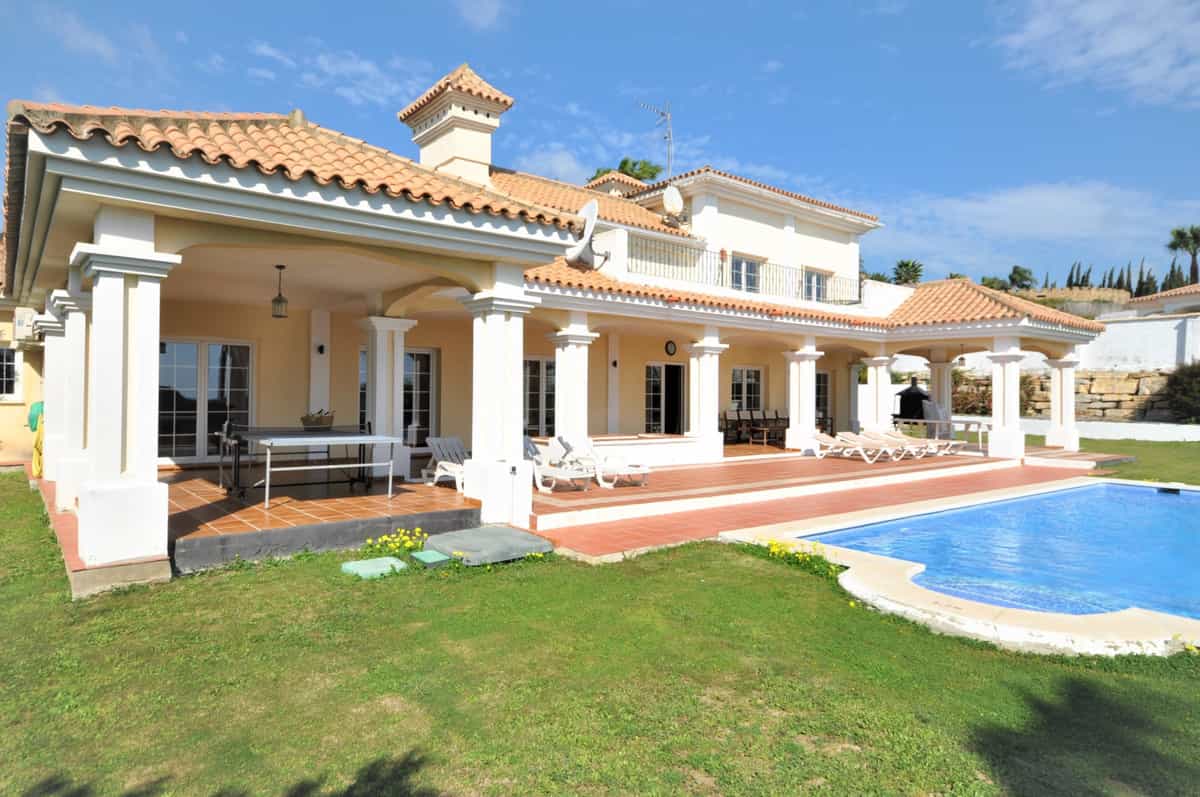 House in La Alcaidesa, Andalusia 10114095