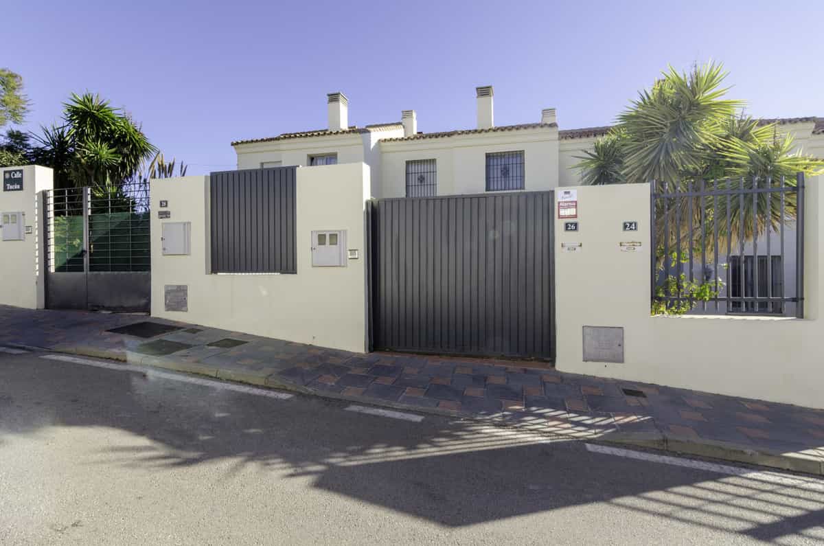 Haus im Fuengirola, Andalucía 10114171
