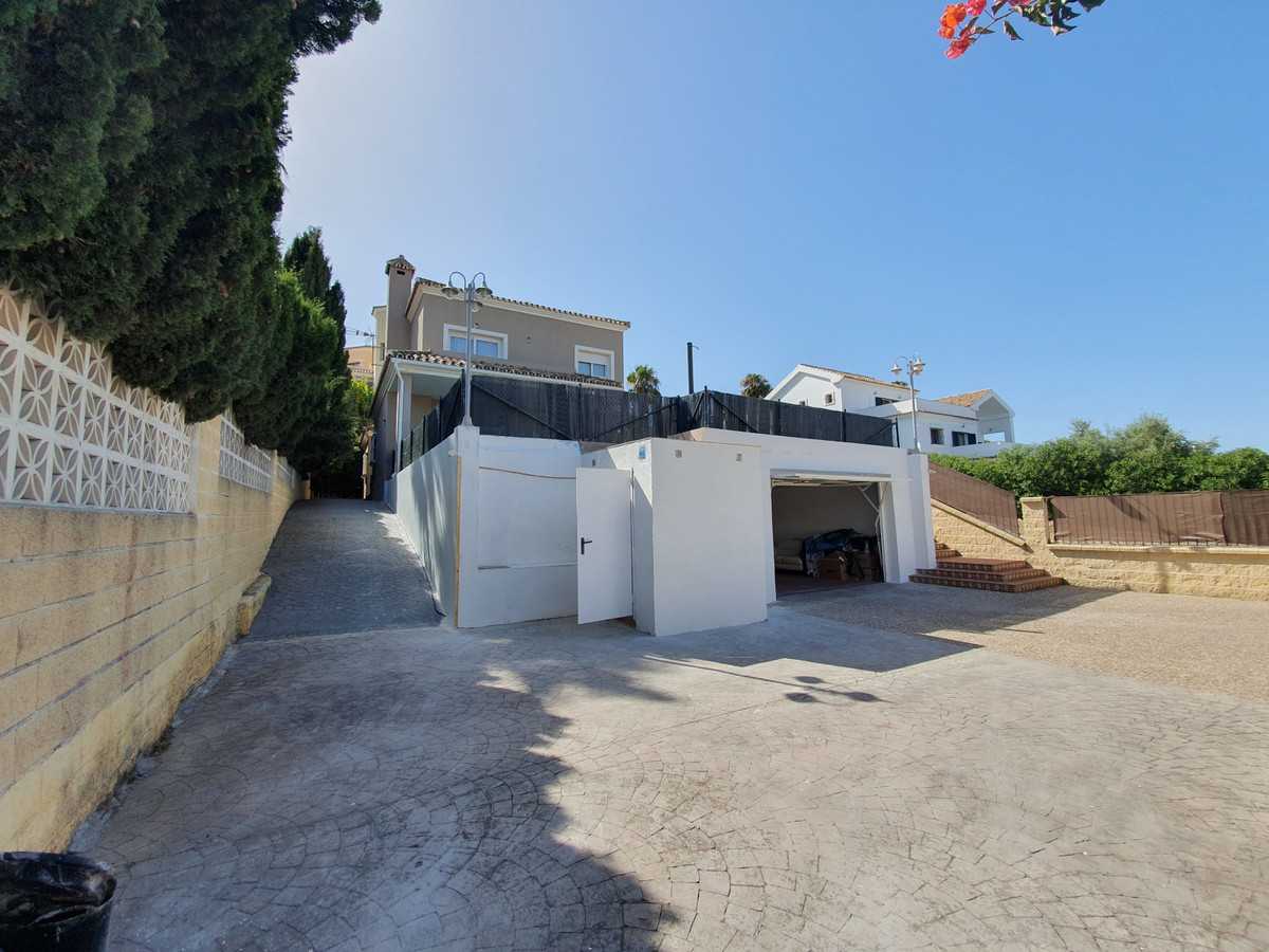 σπίτι σε La Alcaidesa, Andalusia 10114179