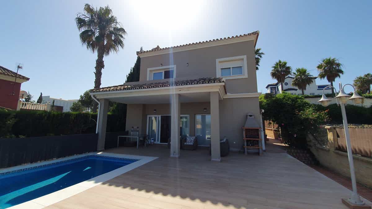 House in La Alcaidesa, Andalusia 10114179