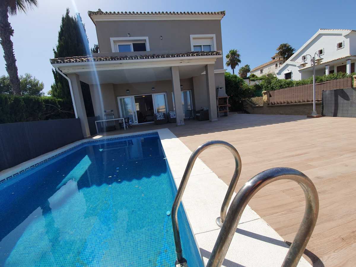 rumah dalam La Alcaidesa, Andalusia 10114179