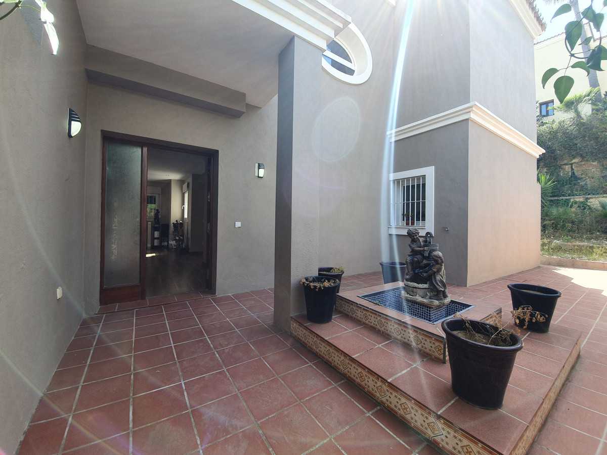 σπίτι σε La Alcaidesa, Andalusia 10114179