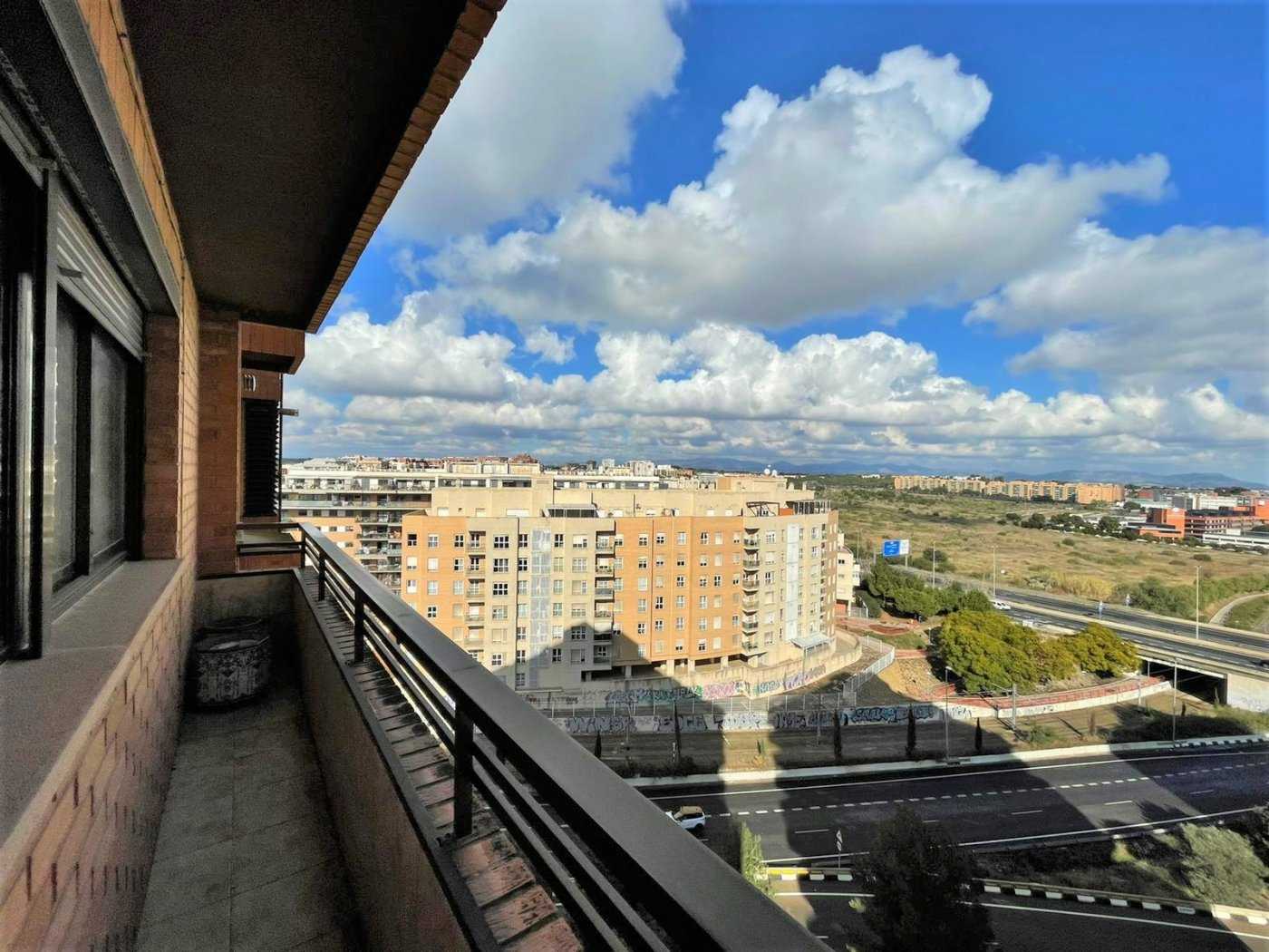 Condominium in Paterna, Valencia 10114274
