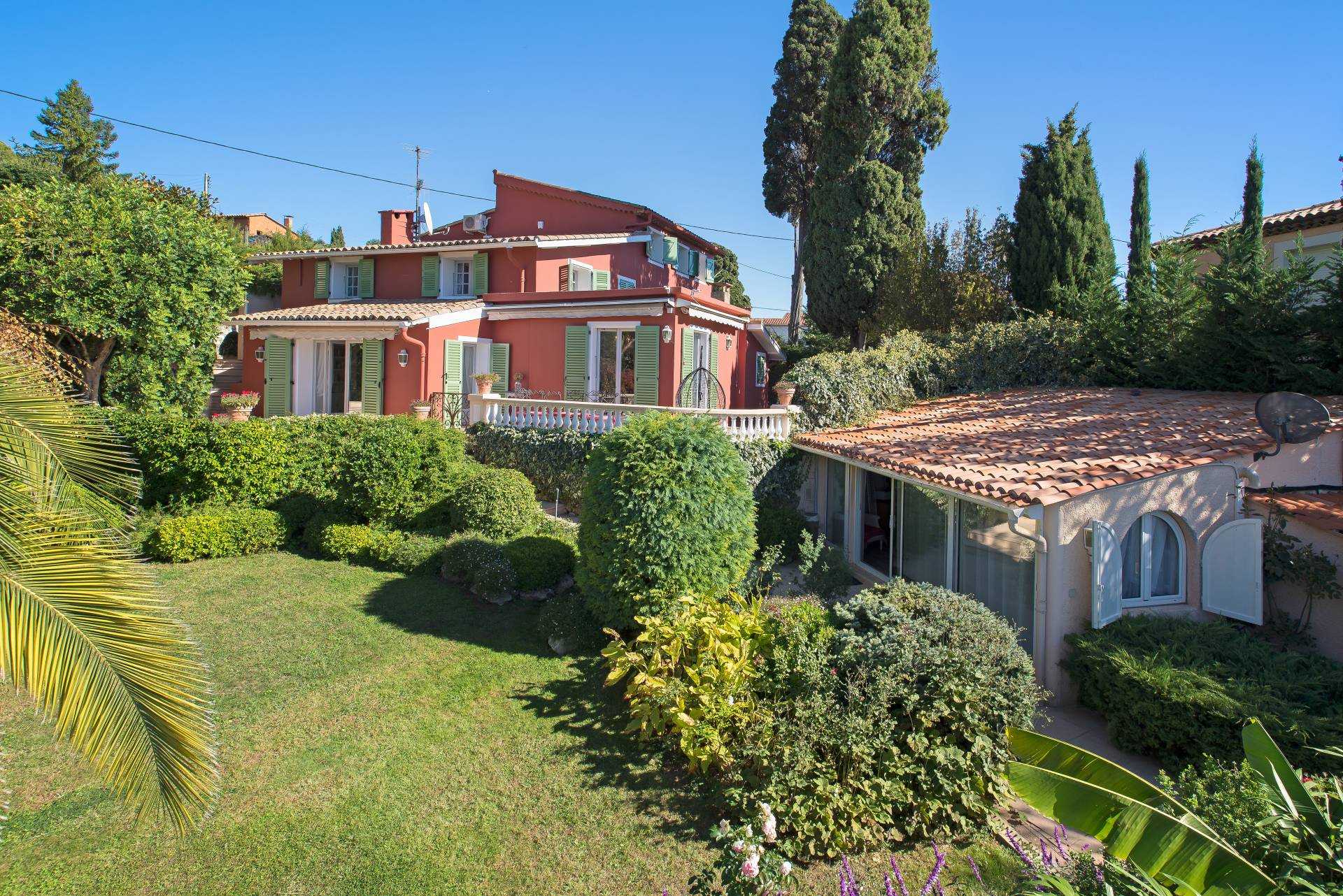 Dom w Villefranche-sur-Mer, Provence-Alpes-Côte d'Azur 10114281