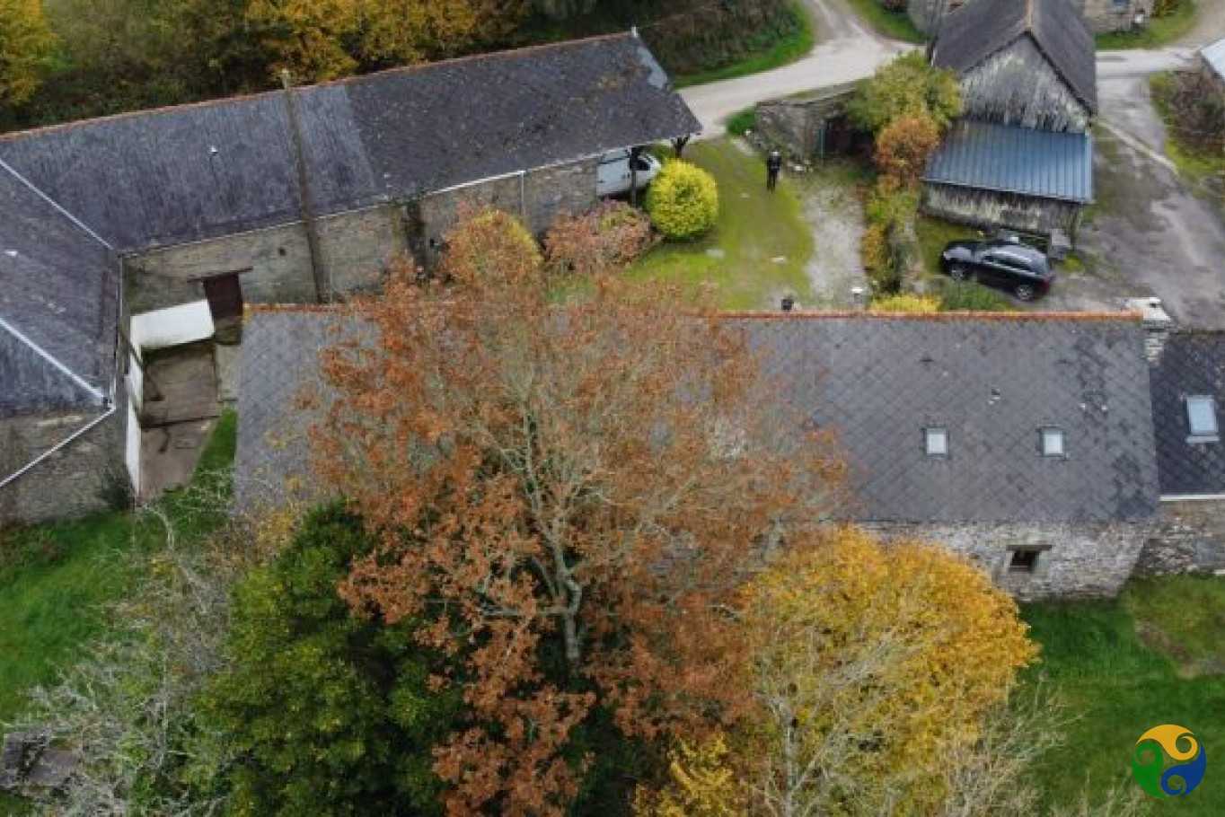 loger dans Caurel, Brittany 10114346