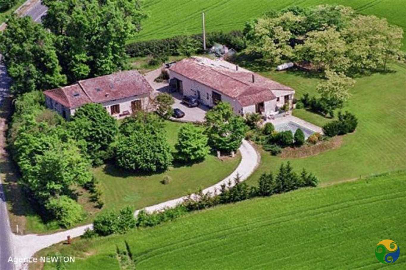 بيت في Fonroque, Nouvelle-Aquitaine 10114443