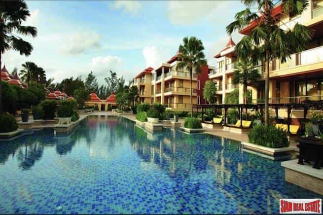 Condominium in Ban Choeng Thale, Phuket 10114472