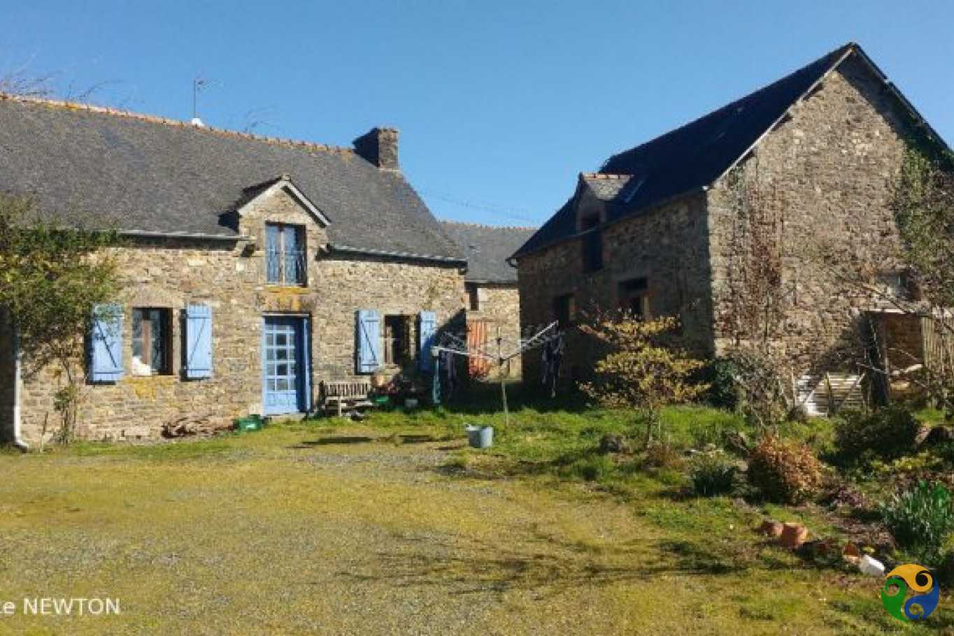 Rumah di Plouguenast, Bretagne 10114480