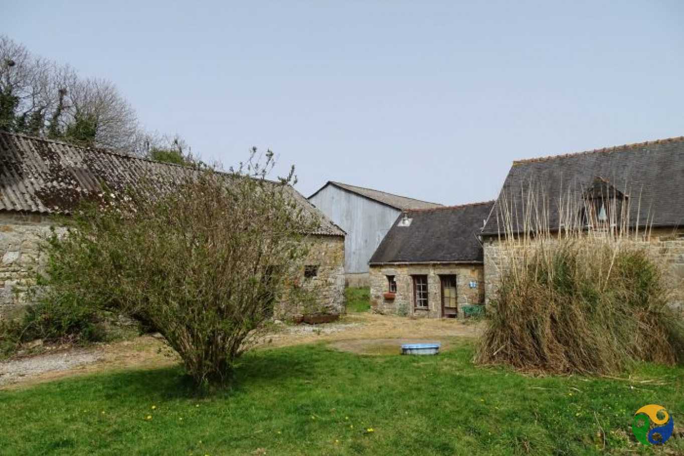 rumah dalam Maël-Pestivien, Brittany 10114533