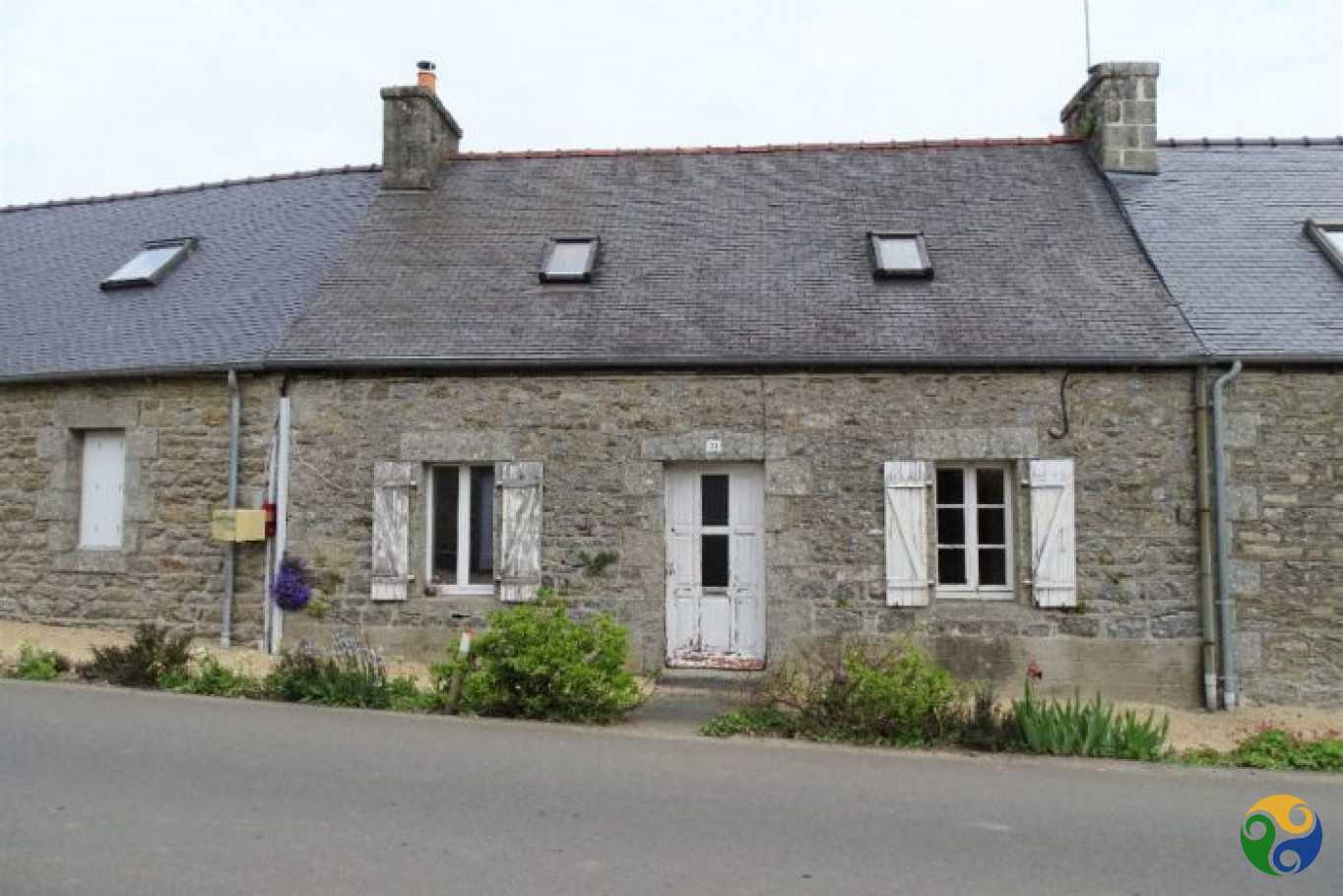 rumah dalam Mael-Pestivien, Bretagne 10114559