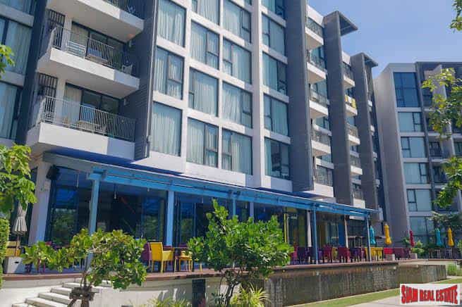Condominium in Ban Pa Sak, Phuket 10114690