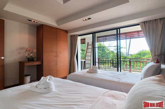 Condominium in Tambon Choeng Thale, Chang Wat Phuket 10114734